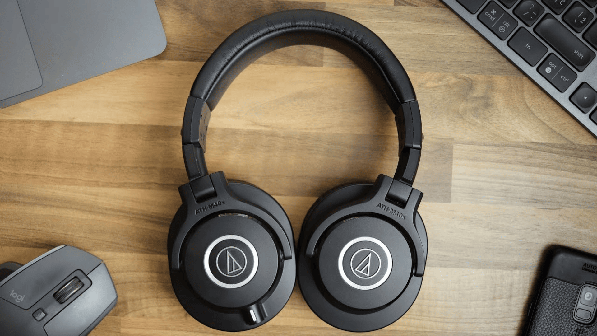 Unboxing-the-Audio-Technica-ATH-M40x